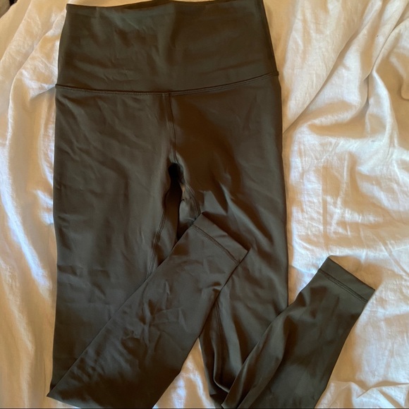 Lululemon Wunder Under 28” Full-On Luxtreme - Picture 2 of 3